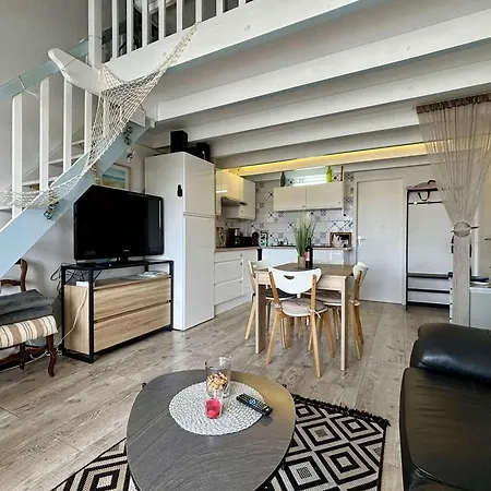 Duplex rénové avec aperçu mer, proche port et plage, parking inclus - FR-1-246A-294 Appartamento *